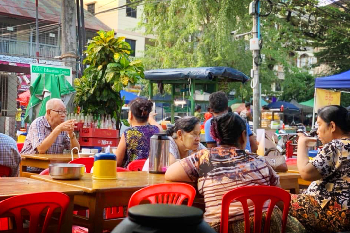 Burmese-Teashop-Culture