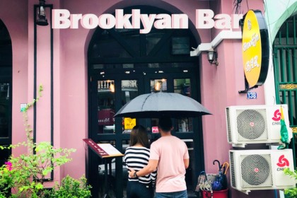 “Brooklyn” หนึ่งในบาร์ที่ดีที่สุดในย่างกุ้ง