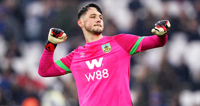 MU Incar Kiper Dari Burnley James Trafford